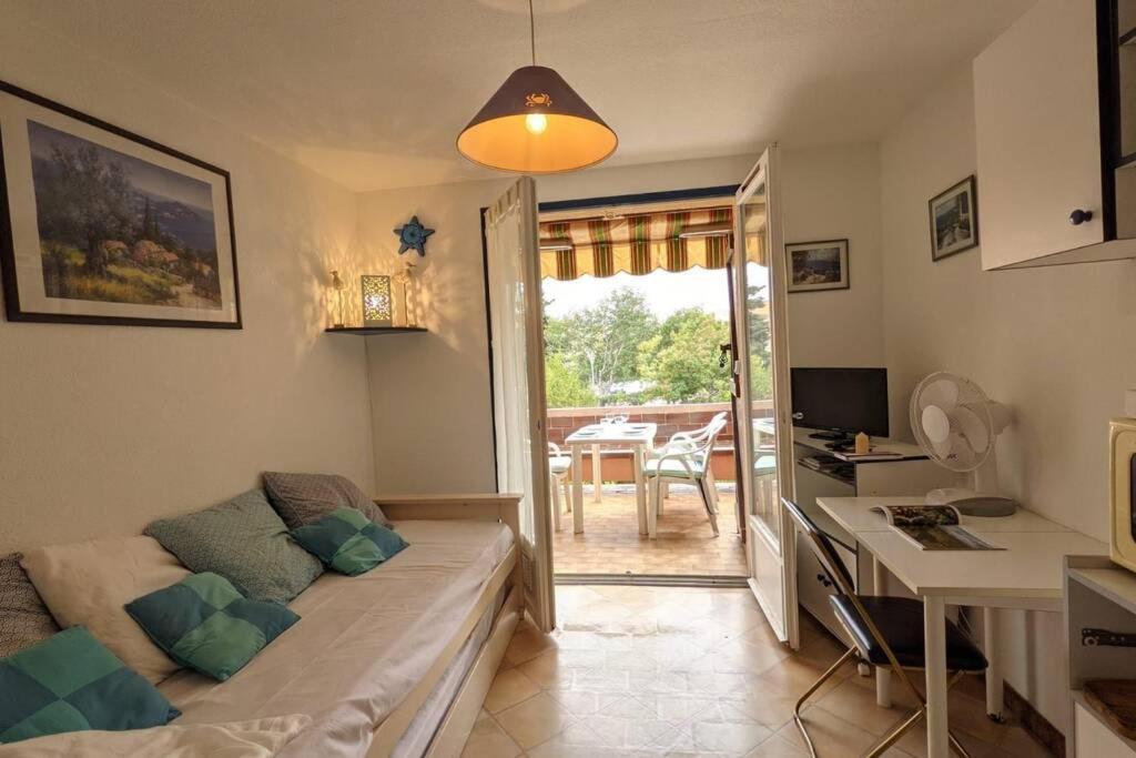 Appartement " Le Grand Bleu " A 3 Min De La Plage La Londe-les-Maures Kültér fotó